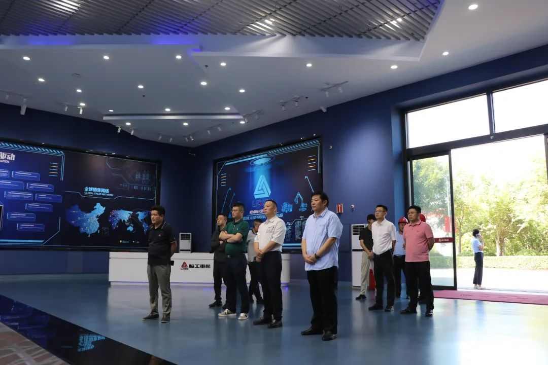 新疆鸣阳矿业携手临工重机 推动绿色数字化矿山发展